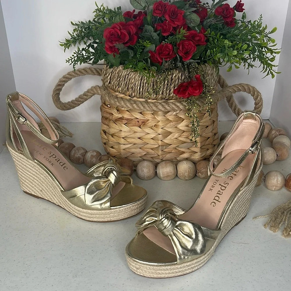 kate spade New York Wedge Sandals Sz. 9.5 Pale Gold - Picture 5 of 11